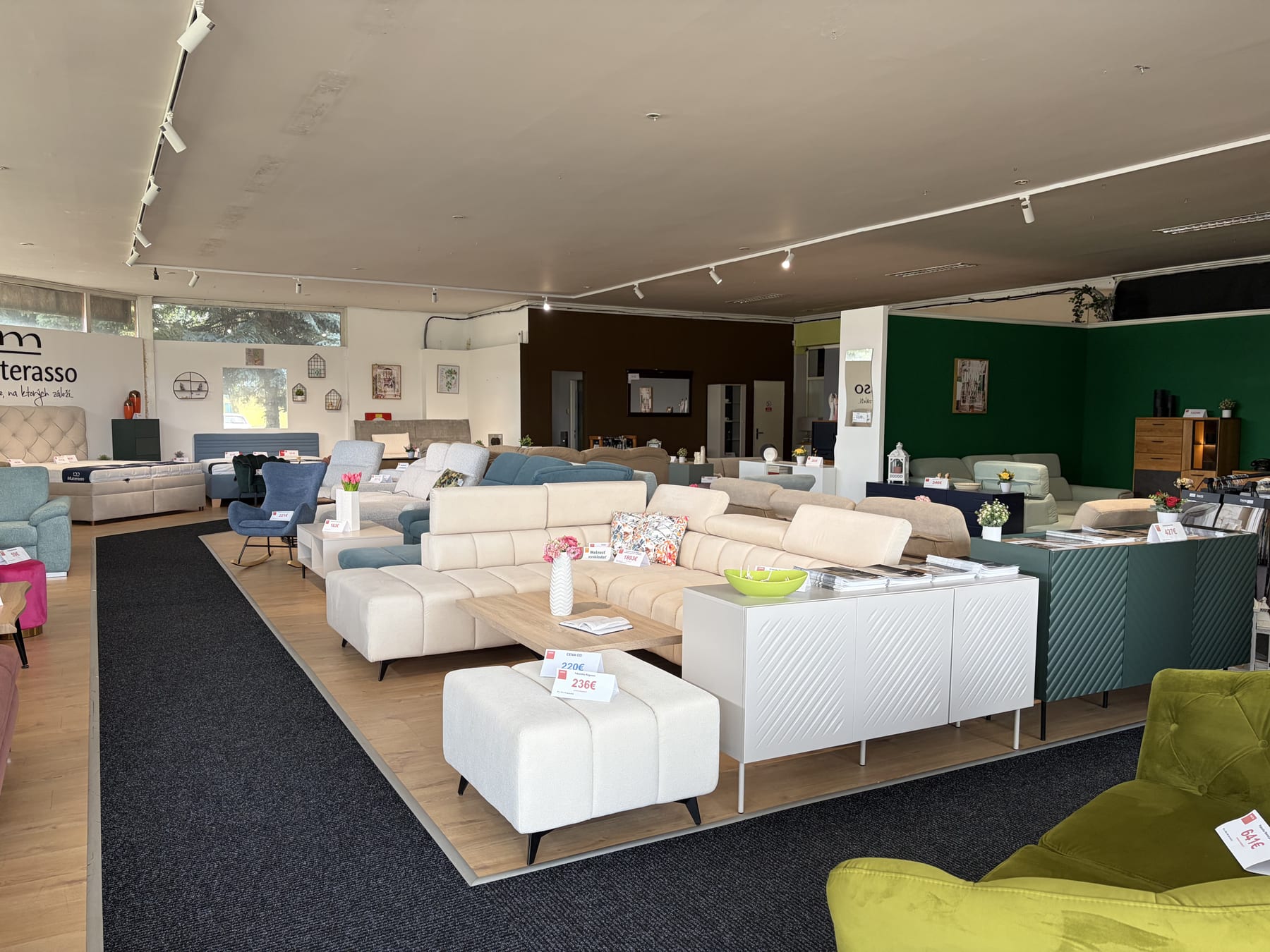 Celkový pohľad na showroom nabytkarstvosk.sbs Celkový pohľad na showroom nabytkarstvosk.sbs